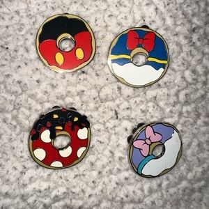 Disney Pin Set